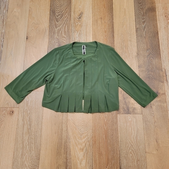 Julian Taylor Women's green pleated cropped 3/4 sleeve jacket size 16W - Picture 2 of 7